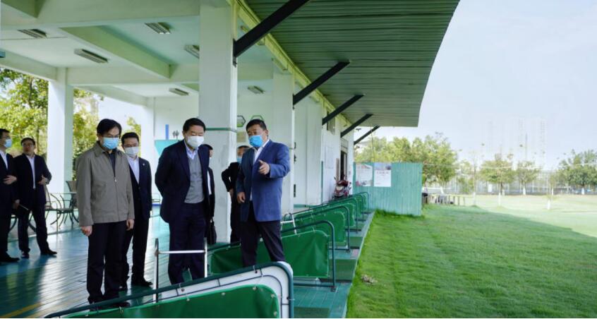 尊龙凯时集团党委书记、董事长任丁率队考察四川旅游学院