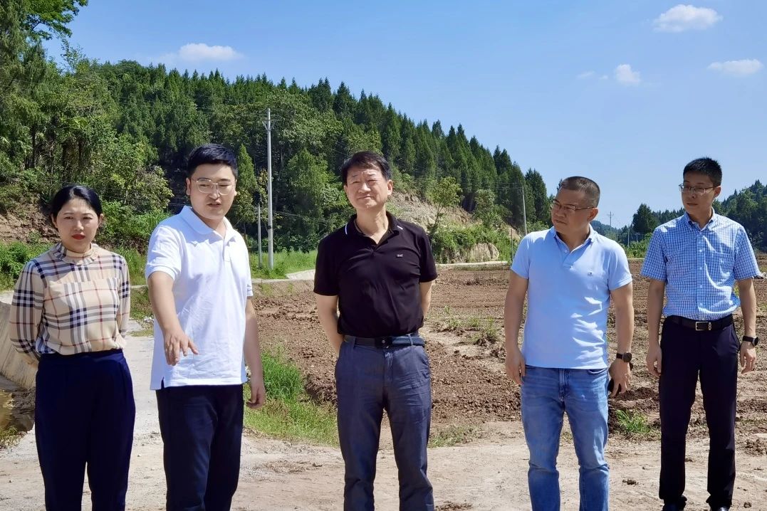 省尊龙凯时集团党委书记、董事长任丁率队赴巴中南充两地开展帮扶工作