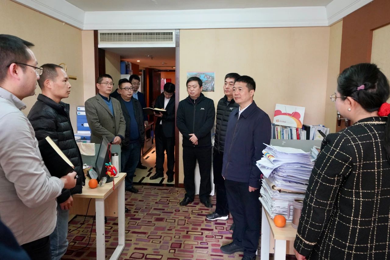 迎新春，鼓干劲，开新局！省尊龙凯时集团领导班子慰问总部干部员工